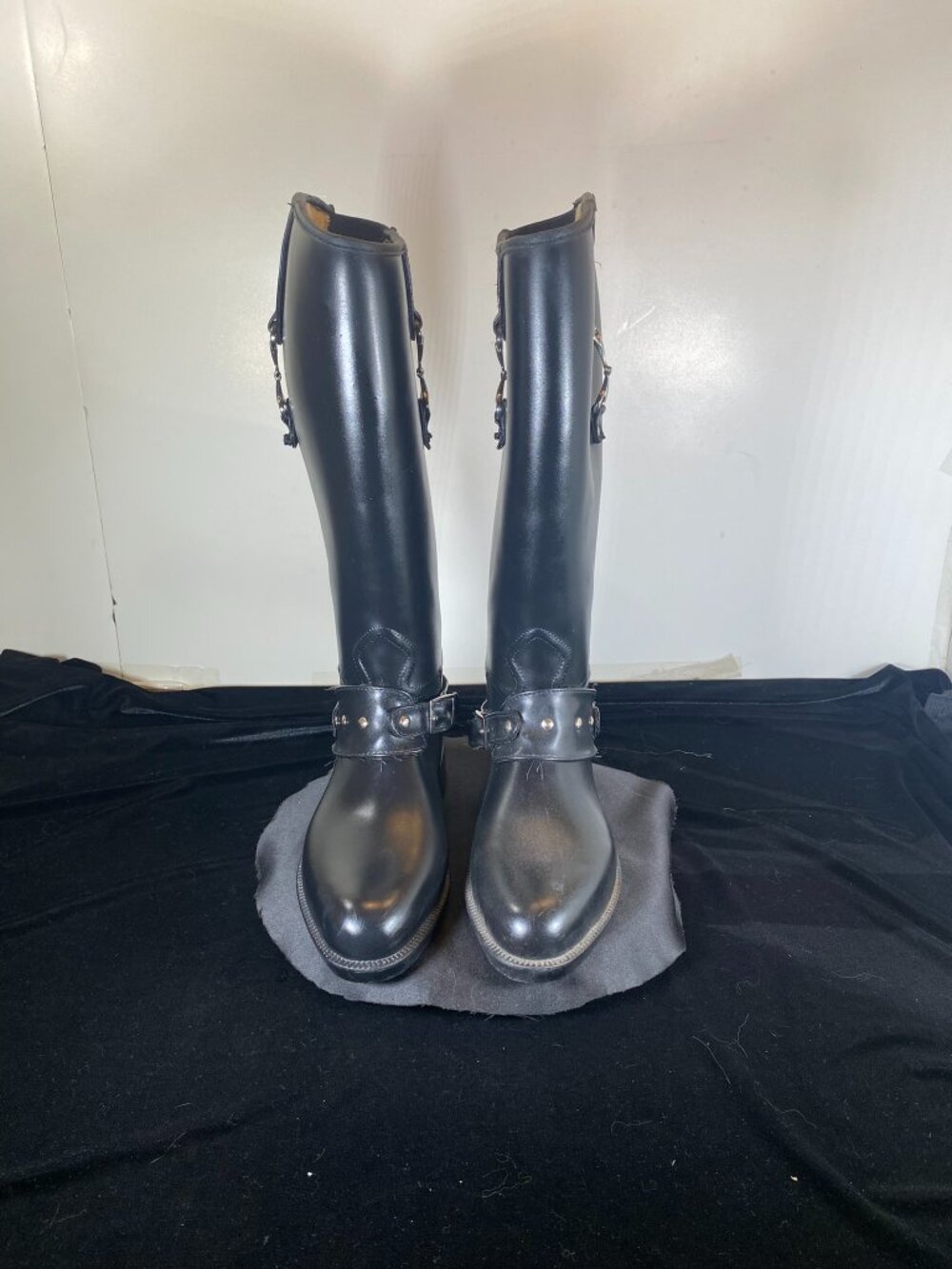 DAV  Women's 6 Black All Weather, Full Calf Riding Boots in Very Good Condition